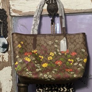 Coach City Tote Bag In Signature Canvas With Floral Print Brand New